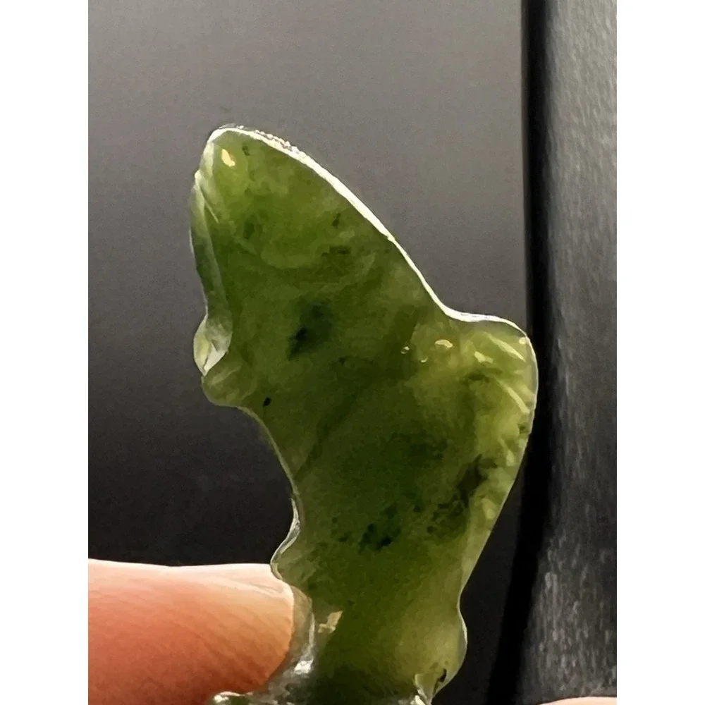 Hand Carved Jade Fish‎ Figurine 1